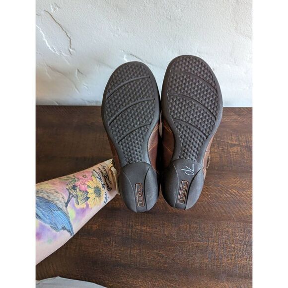 Taos Brown Leather Mary Jane Flats Shoes - Size 6 - Picture 7 of 8